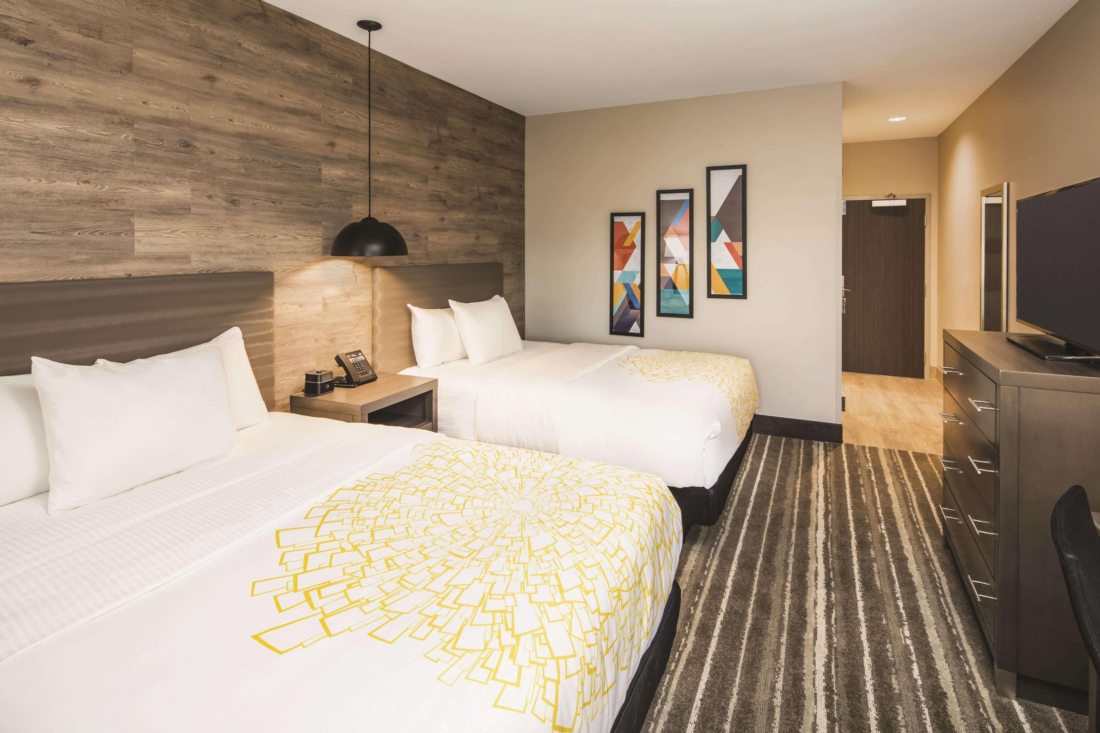 La Quinta Inn & Suites By Wyndham Atlanta South - Mcdonough Bagian luar foto