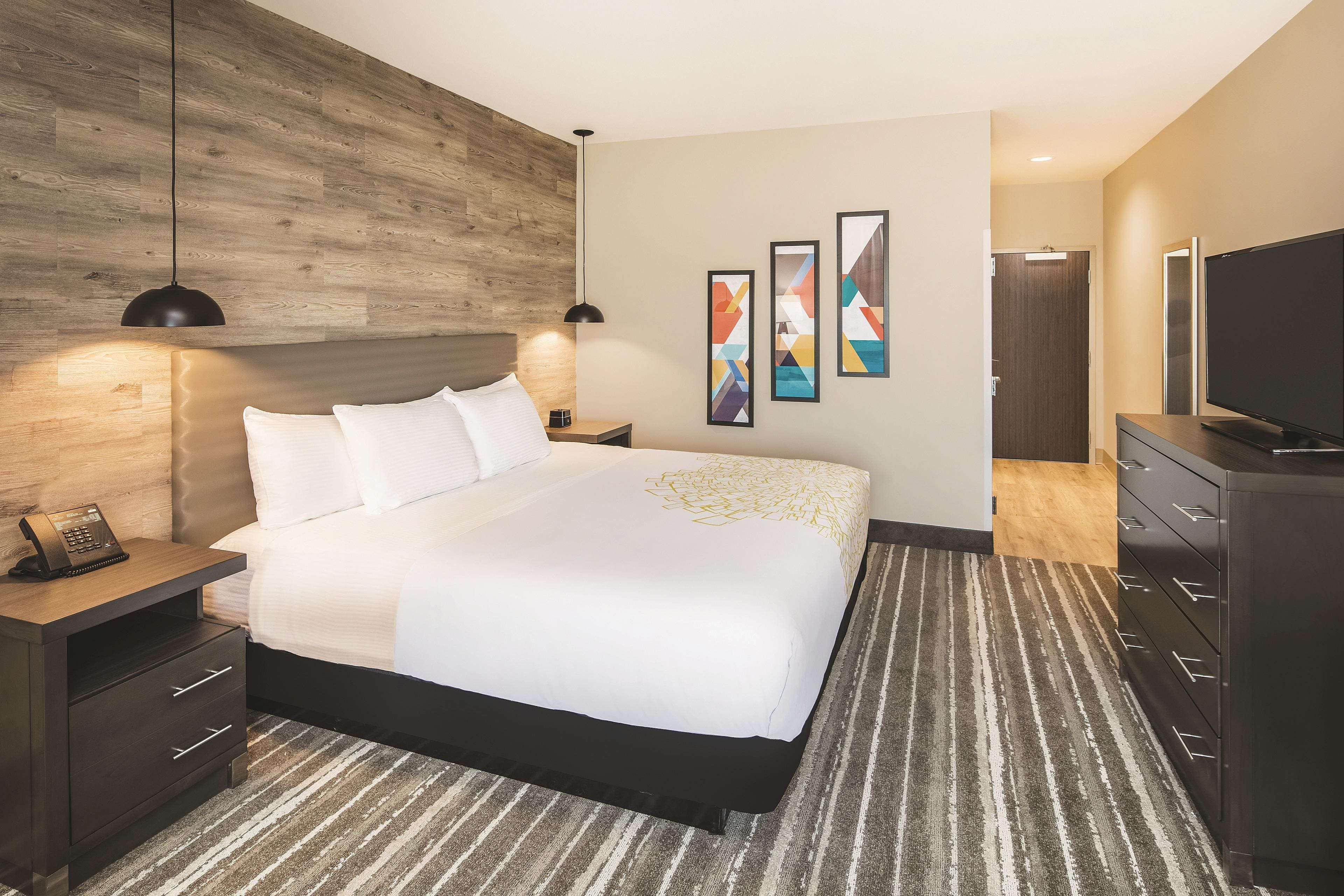 La Quinta Inn & Suites By Wyndham Atlanta South - Mcdonough Bagian luar foto